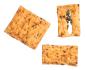 Preview: Knusprige Salzgebäck-Quadrate mit getrockneten Tomaten und schwarzen Oliven – goldbraun gebacken, mediterraner Snack