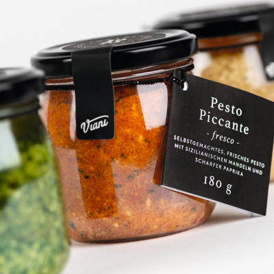 Pesto piccante – frisches rotes Pesto mit Paprika, Chili und Mandeln