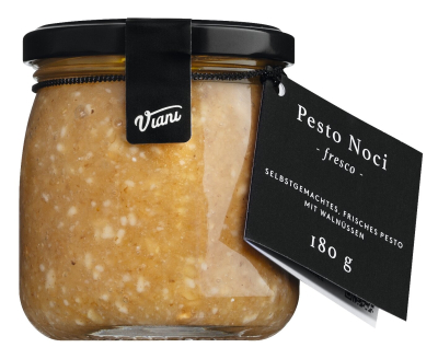 Frisches Walnusspesto aus Ligurien – traditionelles Pesto mit stückigen Walnüssen