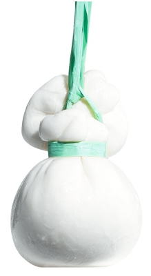 Burratina di Andria 250 g – cremige Burrata aus Apulien mit Stracciatella-Kern auf Teller serviert