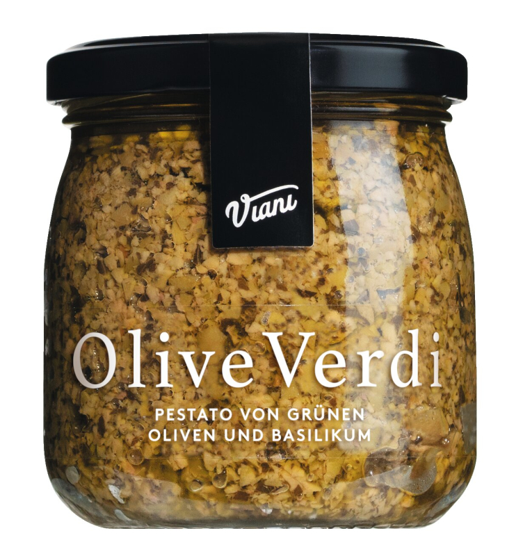 Pestato von grünen Oliven und Basilikum – grob gehackte Würzpaste mit Olivenöl